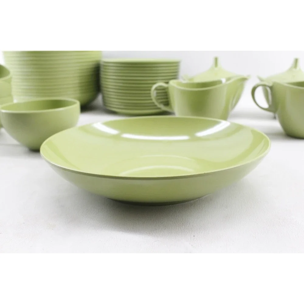 Vintage MCM‎ Oneida Melamine 70s Avocado Ivy Green Lot Of 42